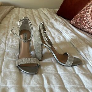 Steve Madden used heels!
